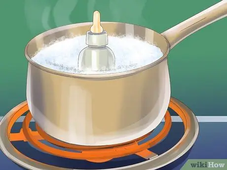 Дайте кошачье молоко вашей кошке Шаг 8