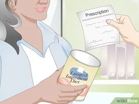 Посадите кошку на диету с ограничением ингредиентов, шаг 2