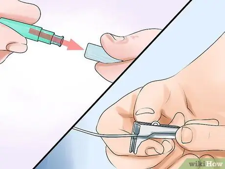 Дайте кошке подкожные жидкости Шаг 5