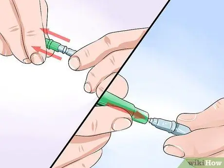 Дать кошке подкожные жидкости Шаг 6