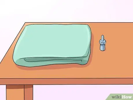 Дайте вашей кошке капли для носа, шаг 6