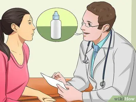 Лечить конъюнктивит у кошек Шаг 2