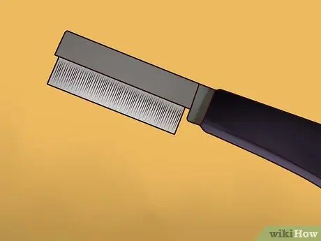 Лечить вшей у кошек Шаг 11