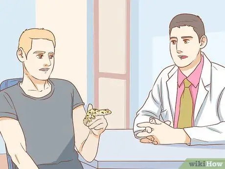 Безопасно и правильно упакуйте, транспортируйте и переместите рептилию Шаг 2