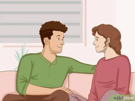 Будьте более общительными со своим парнем Шаг 10
