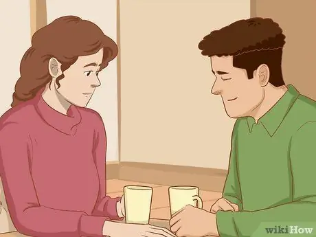 Будьте более общительными со своим парнем Шаг 6