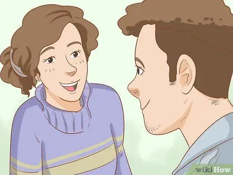 Будьте более общительными со своим парнем Шаг 7