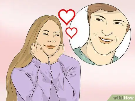 Скажите парню, что он вам нравится, когда вы ему тоже нравитесь Шаг 1