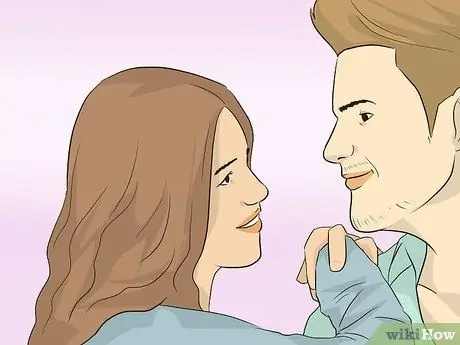 Скажите парню, что он вам нравится, если вы ему тоже нравитесь Шаг 3