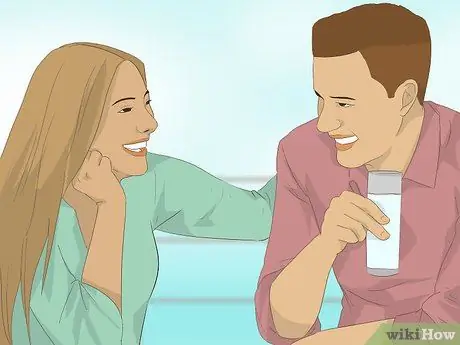 Скажите парню, что он вам нравится, если вы ему тоже нравитесь Шаг 5