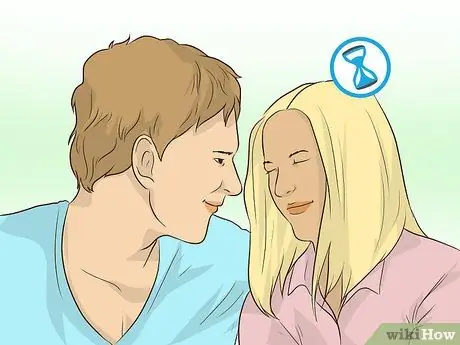 Скажите парню, что он вам нравится, когда вы ему тоже нравитесь Шаг 8