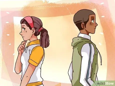 Скажите бывшему бывшему, что у вас все еще есть к нему чувства. Шаг 1