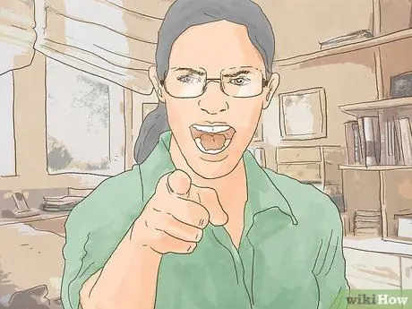 Обращайтесь с людьми, которые думают, что вам следует горевать дольше Шаг 8