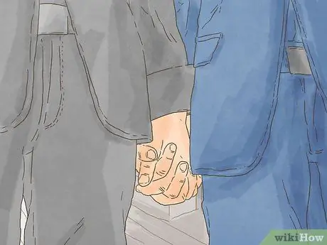 Разберитесь с партнером, храня ваши отношения в секрете Шаг 7