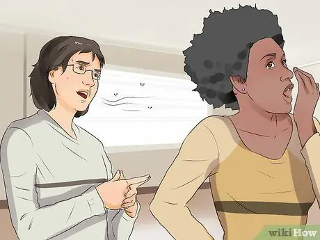 Скажите кому-нибудь, что у него неприятный запах изо рта Шаг 1