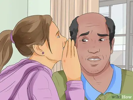 Скажите кому-нибудь, что у него неприятный запах изо рта Шаг 6