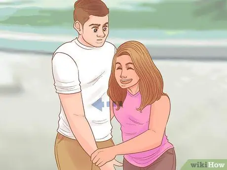 Избегайте объятий, шаг 3