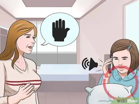 Заставьте кого-нибудь перестать громко разговаривать по телефону Шаг 6