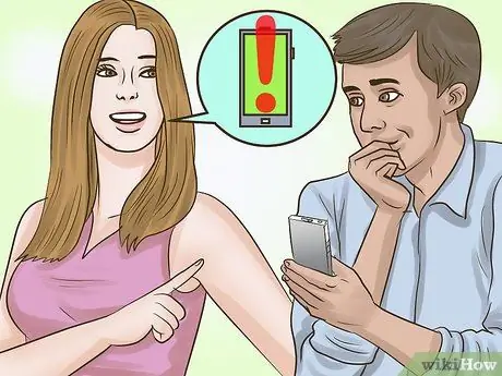 Как реагировать, когда ваш собеседник все время пользуется телефоном Шаг 1