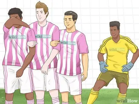 Пробить угол в футболе, шаг 7