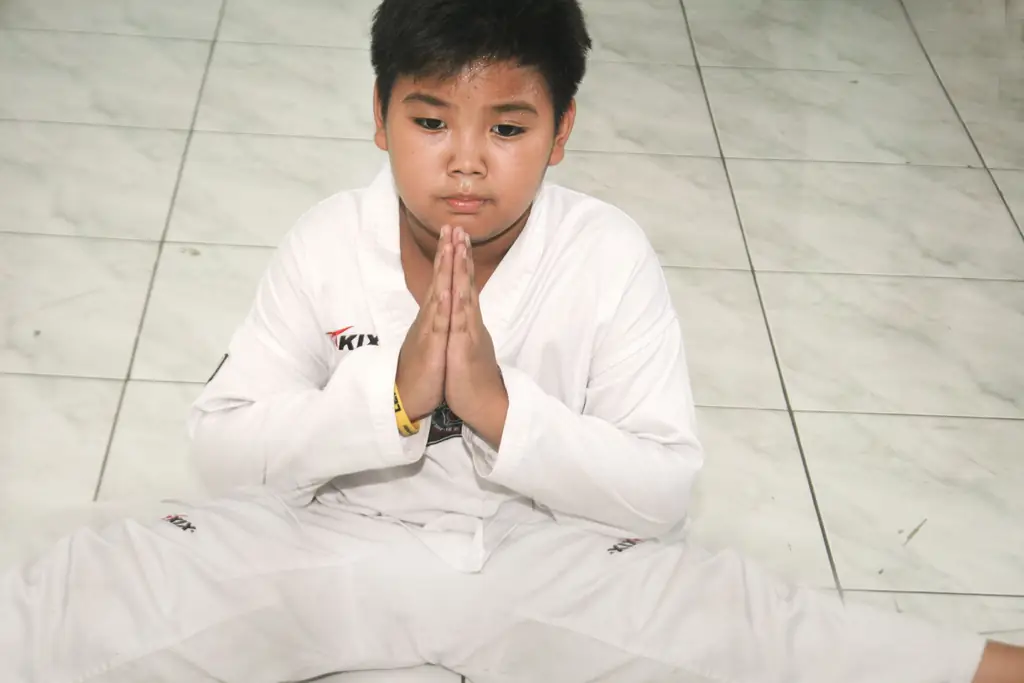 Как делать шпагаты в боевых искусствах: 9 шагов (с иллюстрациями)