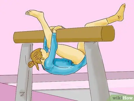 Держите стойку на руках на балке Шаг 9