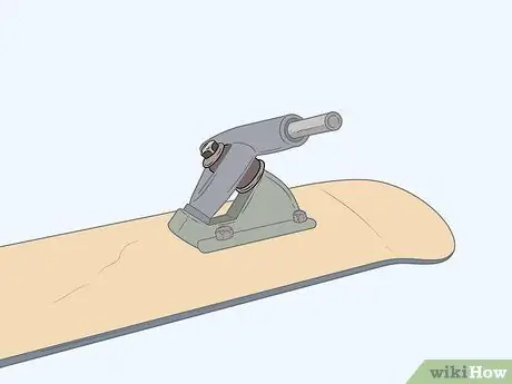 Ставьте грузовики на скейтборд Шаг 4