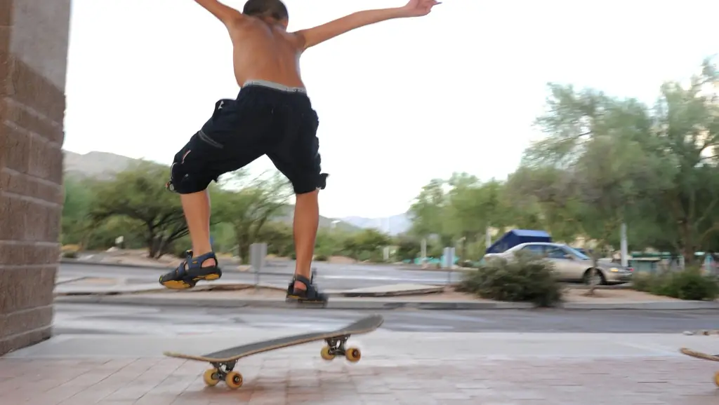 Как стать потрясающим скейтбордистом: 7 шагов (с иллюстрациями)