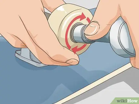 Извлеките подшипники из колес скейтборда Шаг 1