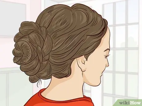 Носите волосы, когда катаетесь на лыжах Шаг 2