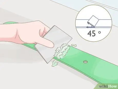 Удаление старого воска со сноуборда Шаг 2