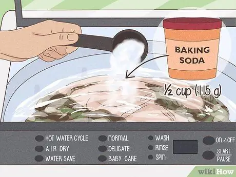 Стирать охотничью одежду пищевой содой Шаг 2