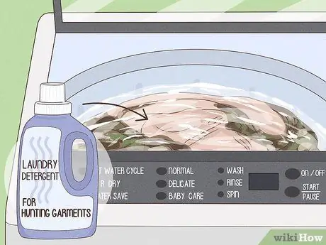 Стирать охотничью одежду пищевой содой Шаг 3