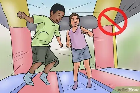 Обеспечьте безопасность детей в домах для прыжков, шаг 10