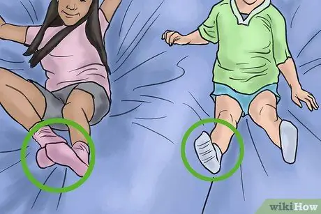 Обеспечьте безопасность детей в домах для прыжков, шаг 7