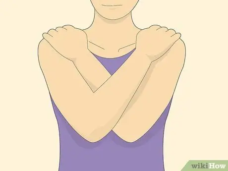 Сделайте бабочку, присядьте, шаг 3