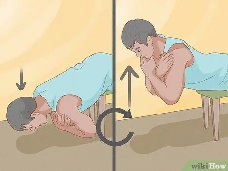 Делайте гиперэкстензию дома Шаг 6