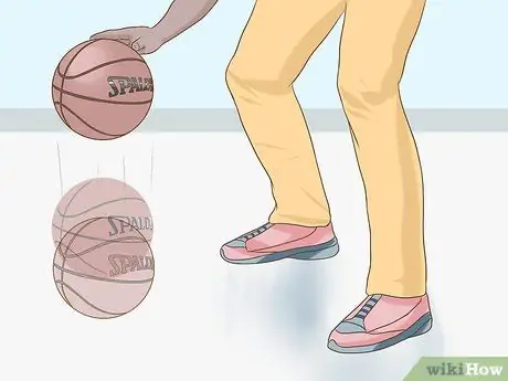 Прокачайте баскетбольный мяч Spalding Neverflat, шаг 1 Прокачайте баскетбольный мяч Spalding Neverflat, шаг 1