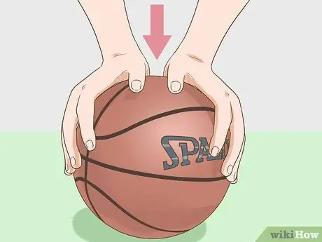 Прокачайте баскетбольный мяч Spalding Neverflat Step 10 Прокачайте баскетбольный мяч Spalding Neverflat Step 10