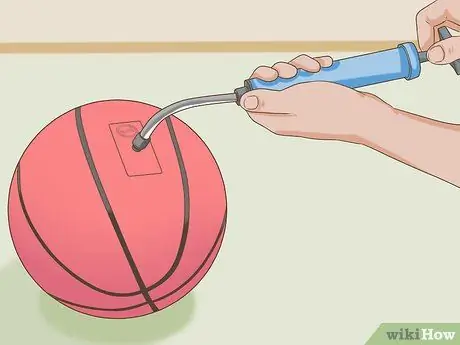 Прокачайте баскетбольный мяч Spalding Neverflat, шаг 3 Прокачайте баскетбольный мяч Spalding Neverflat, шаг 3