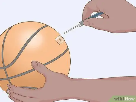 Прокачайте баскетбольный мяч Spalding Neverflat Step 7 Прокачайте баскетбольный мяч Spalding Neverflat Step 7