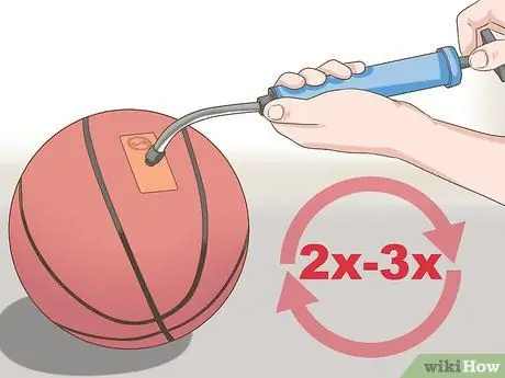 Прокачайте баскетбольный мяч Spalding Neverflat Step 8 Прокачайте баскетбольный мяч Spalding Neverflat Step 8