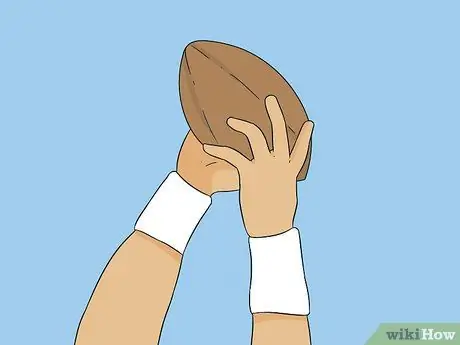 Поймать футбол Шаг 3