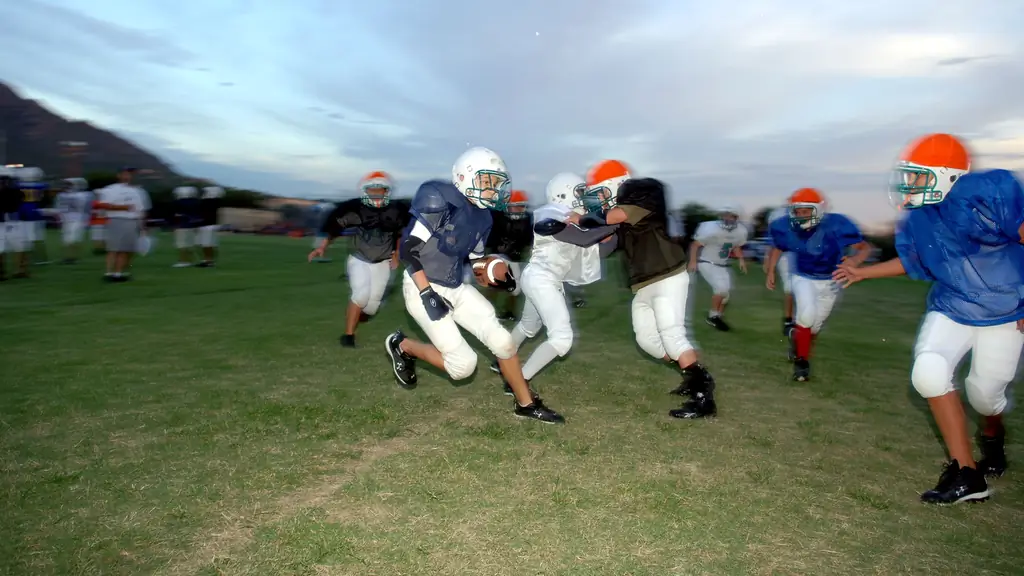 Как лучше бегать назад: 7 шагов (с иллюстрациями)