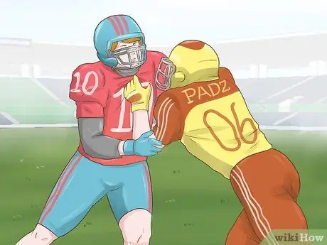 Играйте тайтово в футбольной команде Шаг 1