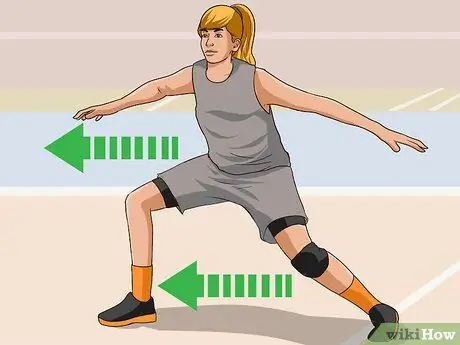 Защищаться в Нетболе Шаг 8