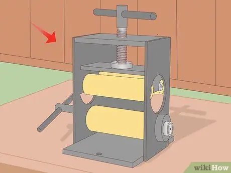 Выжить сок из бита для софтбола Шаг 2