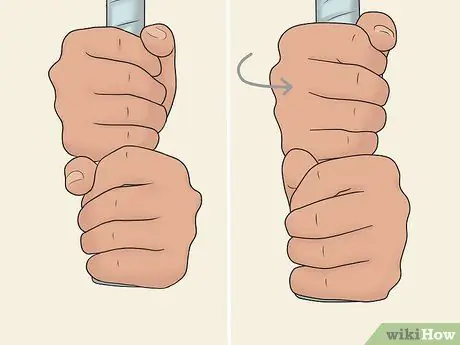 Захватите биту для софтбола Шаг 7