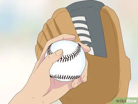 Станьте лучшим игроком в софтбол Шаг 2