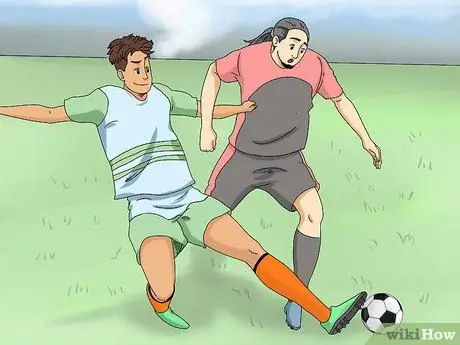Совершенствуйте навыки борьбы с футболом, шаг 1